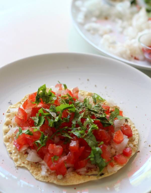 appetizer often served with mint chutney