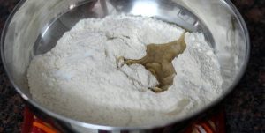 Bhakri Making Gujarati Bhakri Recipe, How to make Gujarati Bhakri - WeRecipes