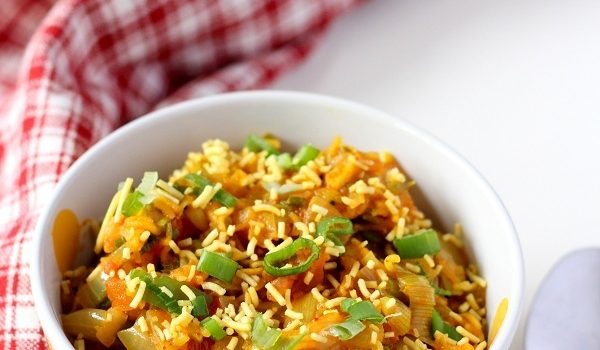 sev spring onion ki sabzi sev spring onion recipe